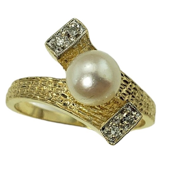 Vintage 14 Karat Yellow Gold Pearl and Diamond Ring Size 5.75 #13081 - Picture 1 of 8